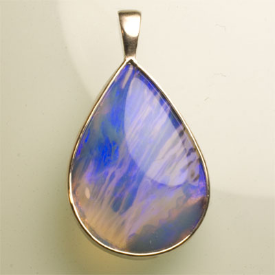 Pendentif en argent et opale noire cristal double face 19.47 x 13.43 mm 3.5 carats