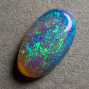 Opale noire cristal 0.85 ct9.75 x 5.65 mm 