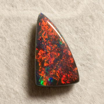 Opale noire N1 triangle rouge orange 