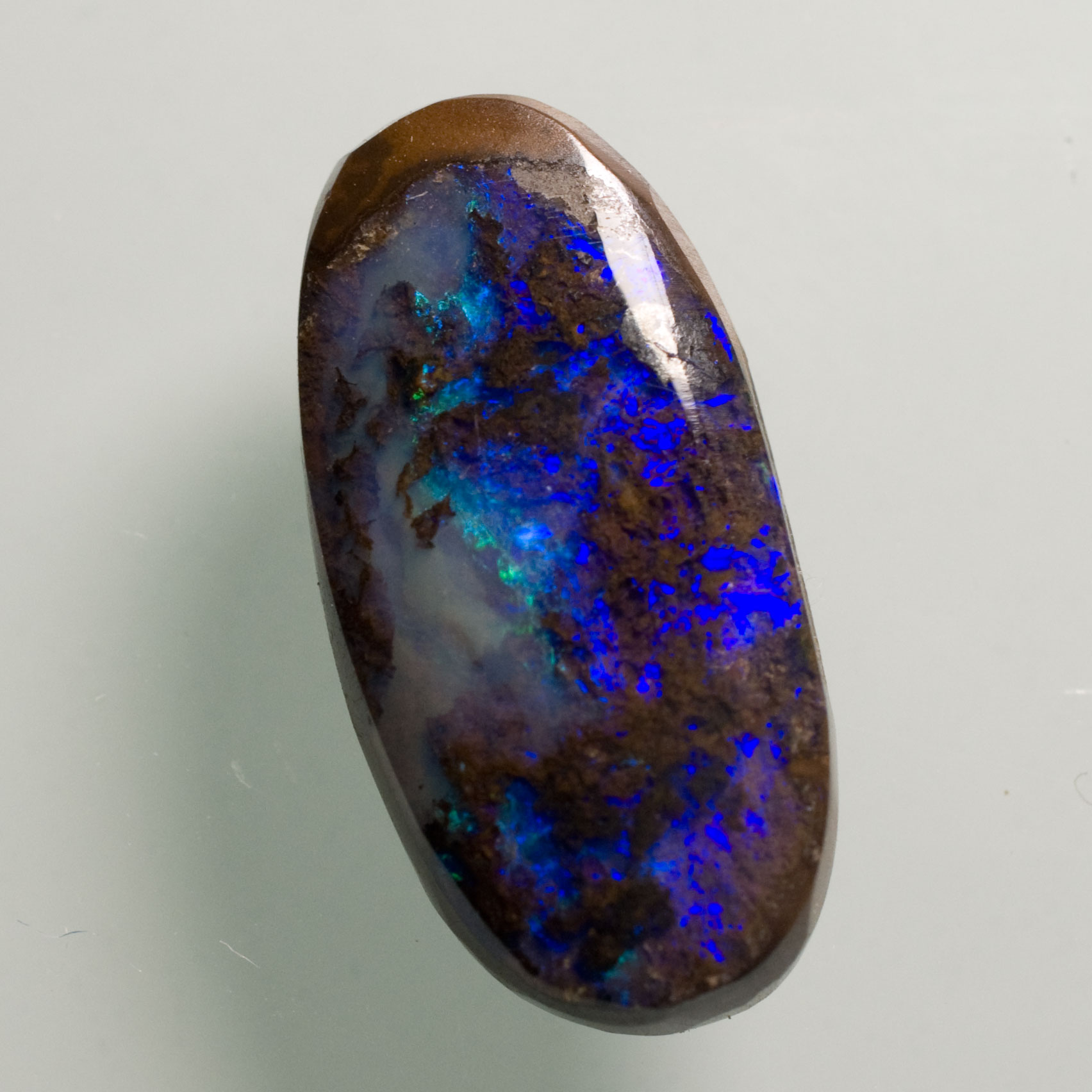 5595 Opale Boulder Bleu Marine Et Verte 5 67ct 17 6x8 75mm 3