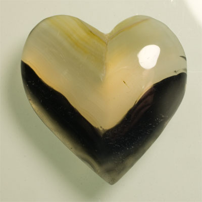 Cœur en agate polyédrique 19.7 ct  24 x 23.5 mm