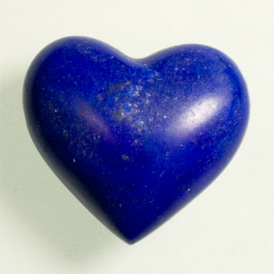 Cœur en lapis-lazuli 8.85 ct 14.74 x 16.25 mm